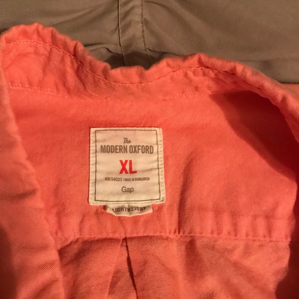 GAP Men’s Button Down - Picture 3 of 3